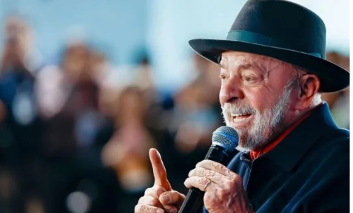 Lula quer limitar cartões e promete interferir na escolha de crédito dos brasileiros