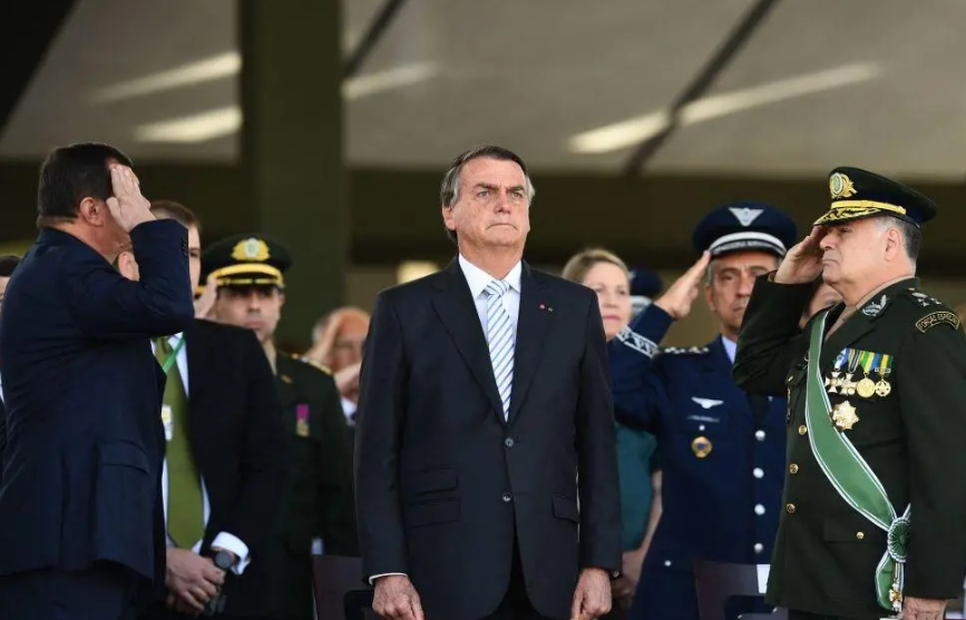 Bolsonarismo se fortaleceu e não depende mais dos militares, avalia especialista